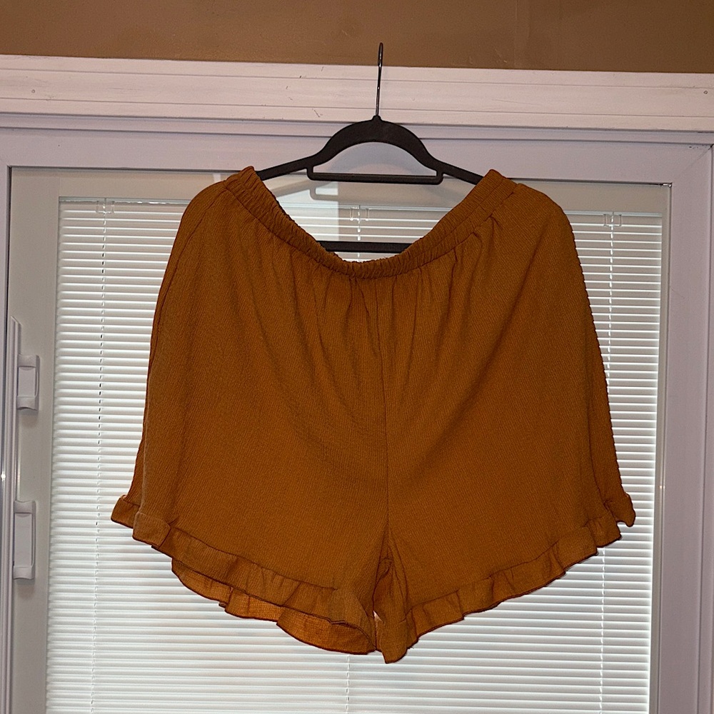 Ruffle hem shorts